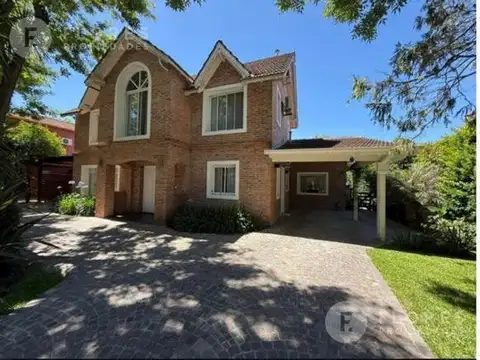 Casa en venta, 5 ambientes, 4 dormitorios, 2 baños, Bermudas
