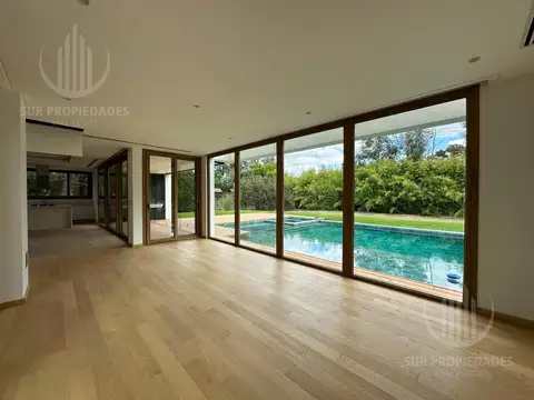 Casa en Venta al Este