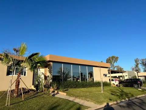 ALQUILER CASA 4 AMBIENTES - BARRIO SANTA ELENA