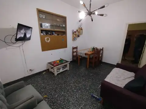 Casa en una planta con amplio fondo y cochera