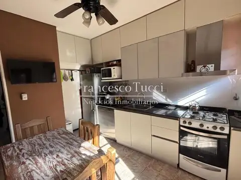 Casa 3 ambientes con 2 baños