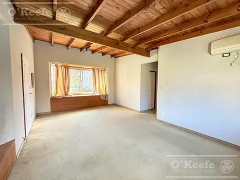 Casa 8 ambientes con 3 baños