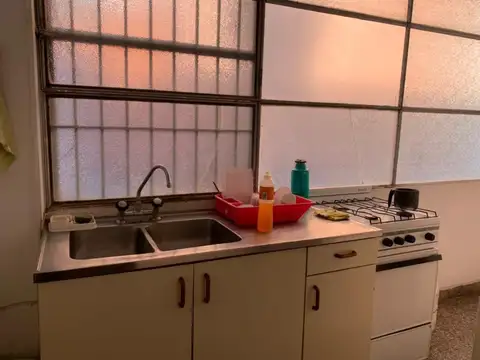 Oficina 6 ambientes con 2 baños