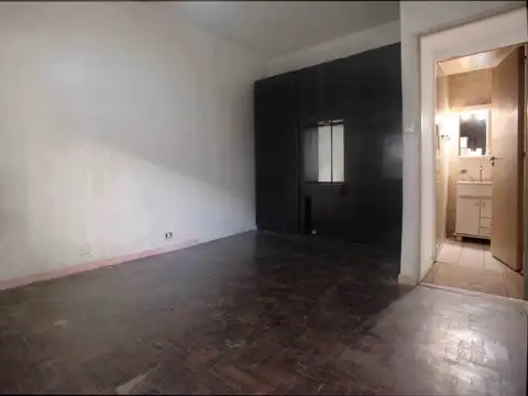 Vendo divino PH al frente de 2 ambientes con patio