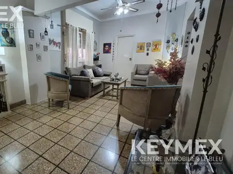 Casa en Venta con 3 cocheras