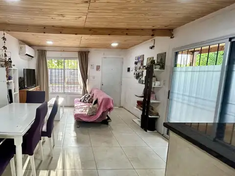 Casa 2 Dormitorios en barrio abierto - Pedro Careaga 1700 - Alvear | Venta