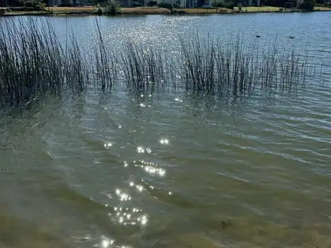 Lote a la laguna en El Canton - Norte