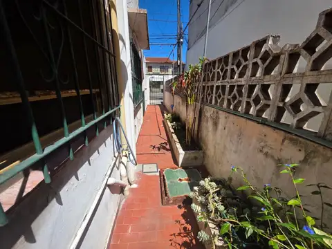 En Venta en Caseros Casa de 3 Ambientes en Propiedad Horizontal F: 10815