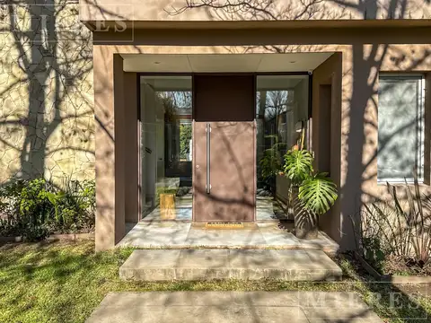 Casa en Venta en Los Laureles, USD 475.000