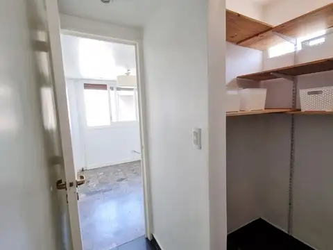 ALQUILER 4 AMBIENTES CON DEPENDENCIA BALCON FLORES