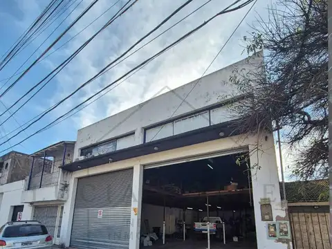 Galpón con local, oficinas y deposito en Don Torcuato