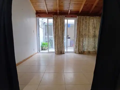 Depto Tipo Casa 3 ambientes con 1 baño