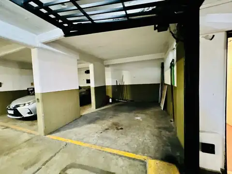 Venta Cochera amplia cubierta en PB. Palermo Chico