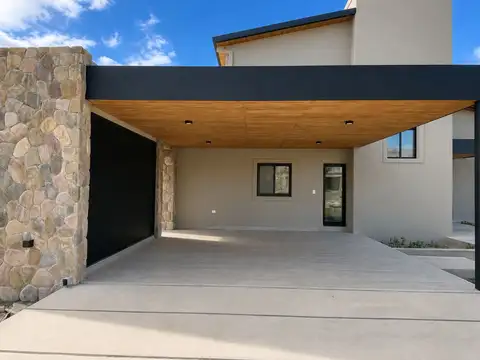 Casa en Venta en San Lorenzo Chico, USD 395.000