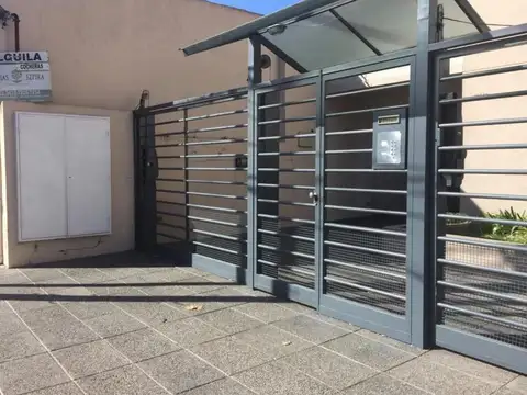 VENTA COCHERA CASTELAR SUR