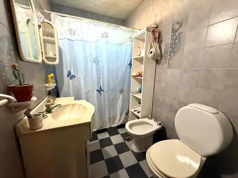 Casa 3 ambientes con 1 baño