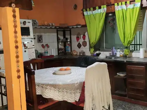 Casa en Venta en Rafael Calzada, USD 65.000