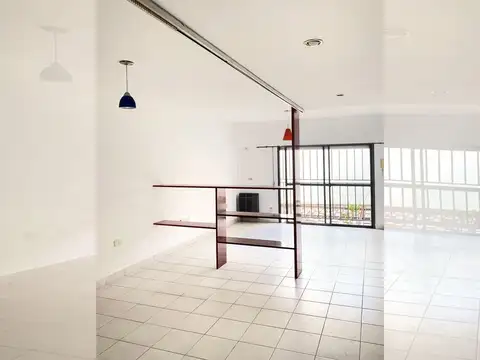 San Lorenzo 2600, Piso 1