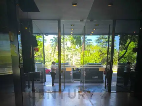 Excelente Oficina Amueblada en edificio solo Apto Profesional en el Barrio de Retiro.