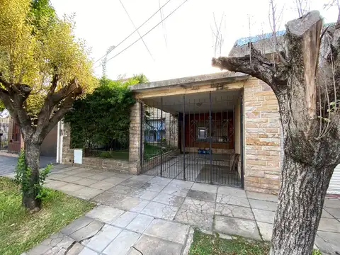 VENTA CASA 4 AMBIENTES CON LOCAL  205 MTS - Castelar