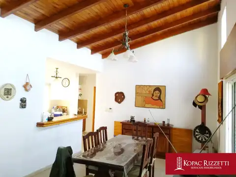 Casa 3 ambientes con 2 baños