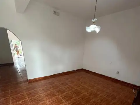 Casa 4 ambientes con 1 baño