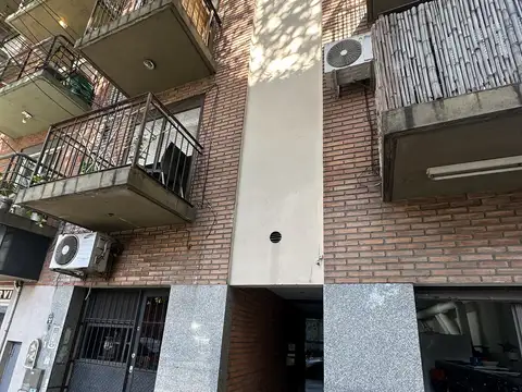 Ambiente amplio con cocina baño y balcon super luminoso vista abierta al norte