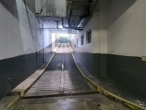 Cochera a la venta cubierta San Nicolás Catalinas