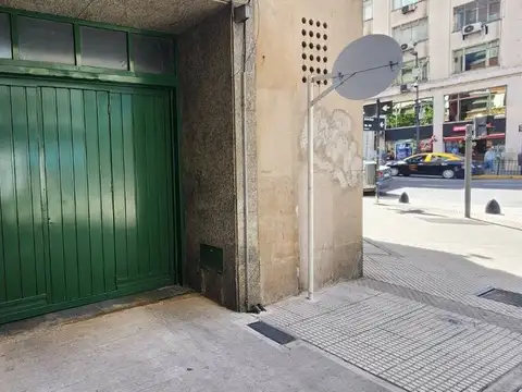 Cochera a la venta cubierta San Nicolás Catalinas