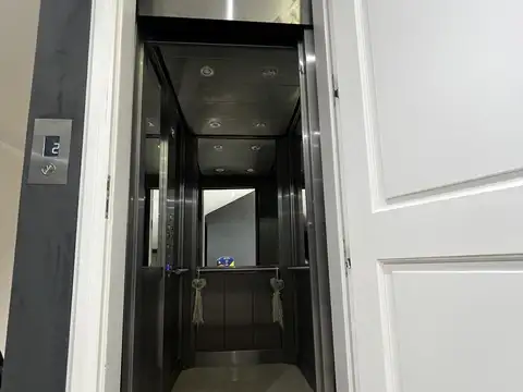 Magnifica propiedad en Saint Thomas Este-Oeste en doble lote