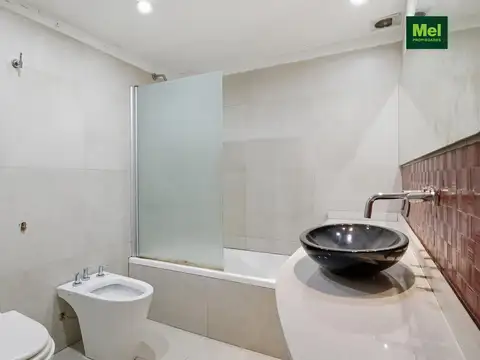 Departamento en Alquiler con 1 cocheras