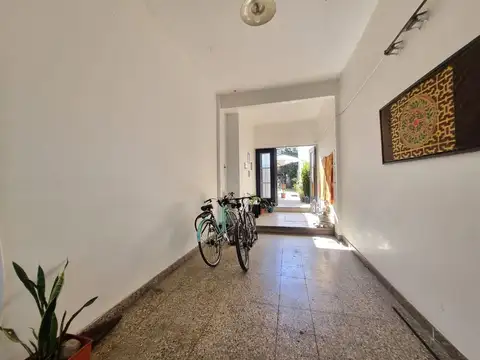 Depto Tipo Casa en Alquiler con 1 cocheras