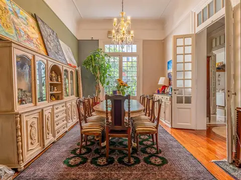 Casa 6 ambientes con 4 baños