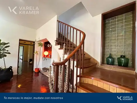 Casa en Alquiler con 1 cochera