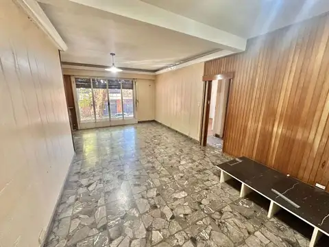 Venta ph primero por escalera, con balcon y patio!
