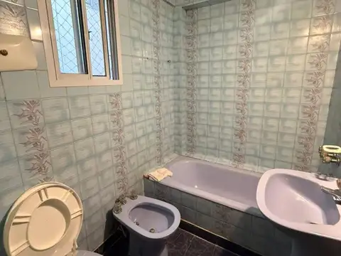 2 Ambientes - Lateral - Balcon Frances - Excelente Ubicacion
