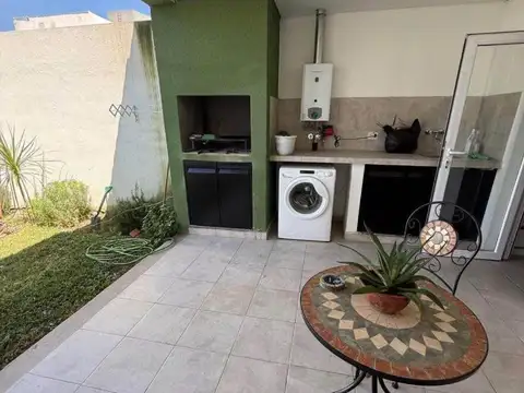 Exc Duplex Vta 2 Dorm Gal/asad/jardin Frte Ucasal