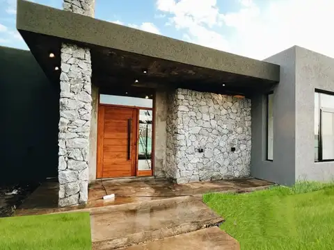 Av. Fernández Beschtedt, Luján, Provincia De Buenos Aires