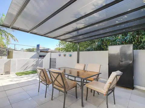 VENTA PH 4 AMBIENTES C/ PATIO, TERRAZA, QUINCHO Y PARRILLA. VILLA SANTA RITA