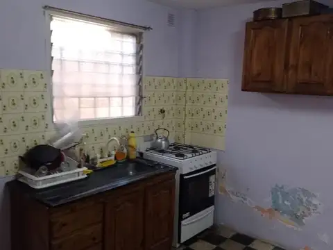 Casa 3 ambientes con 1 baño