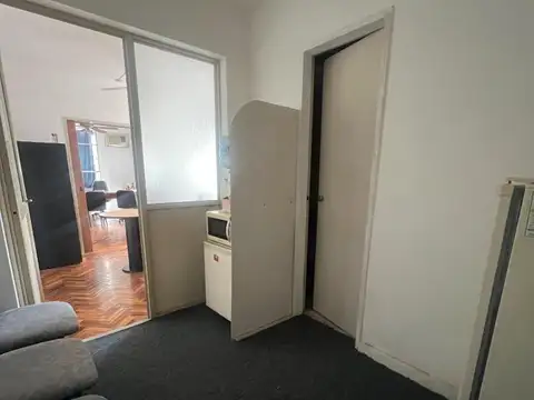 Oficina 2 ambientes con 1 baño