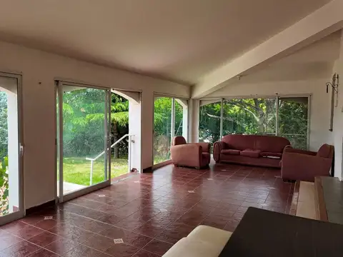 Casa 7 ambientes con 4 baños