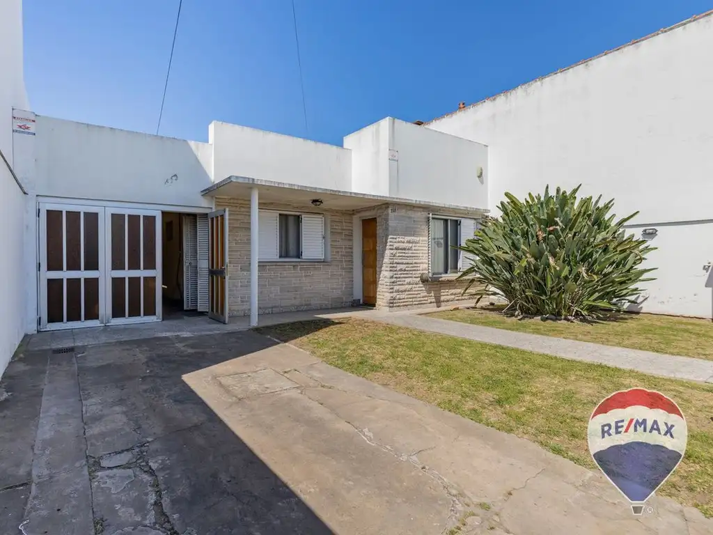 Calle 132 e/ 529 y 530 200
