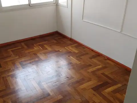 Gral Simon Bolivar 400, Piso 4