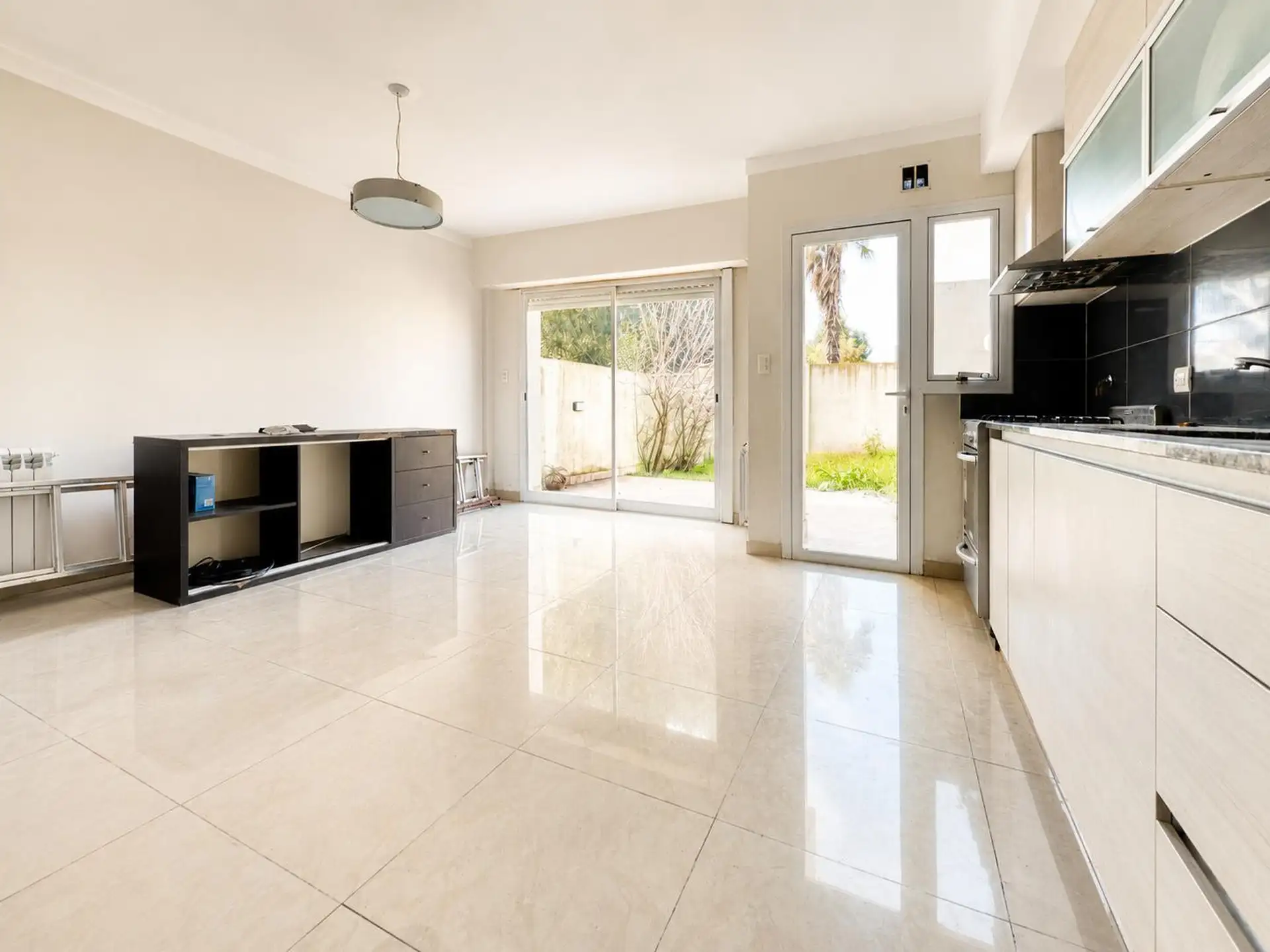 Dúplex moderno 4 amb, 150m² con cochera y jardín — Parque Luro