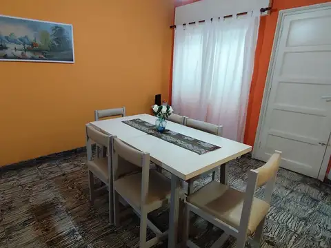 CASA VENTA TRES AMBIENTES CON GARAGE Y PATIO