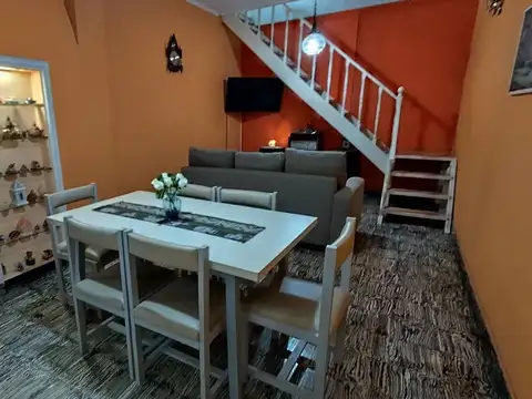 CASA VENTA TRES AMBIENTES CON GARAGE Y PATIO