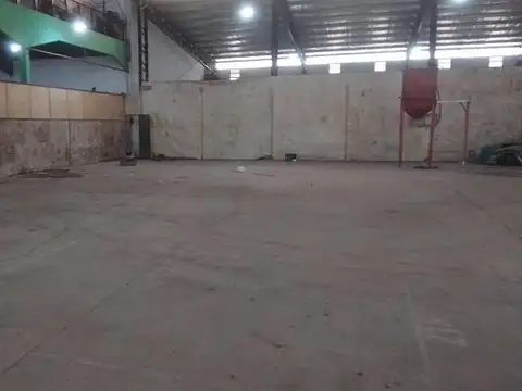 Deposito de 7.000m2 en planta con frente sobre Avda Antartida Argentina de 100 Ml, techos metalicos