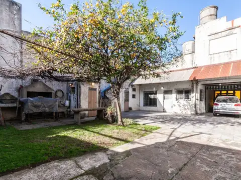 Oportunidad: casa con terraza y amplio patio