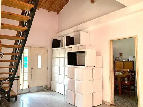 Casa 5 ambientes con 2 baños